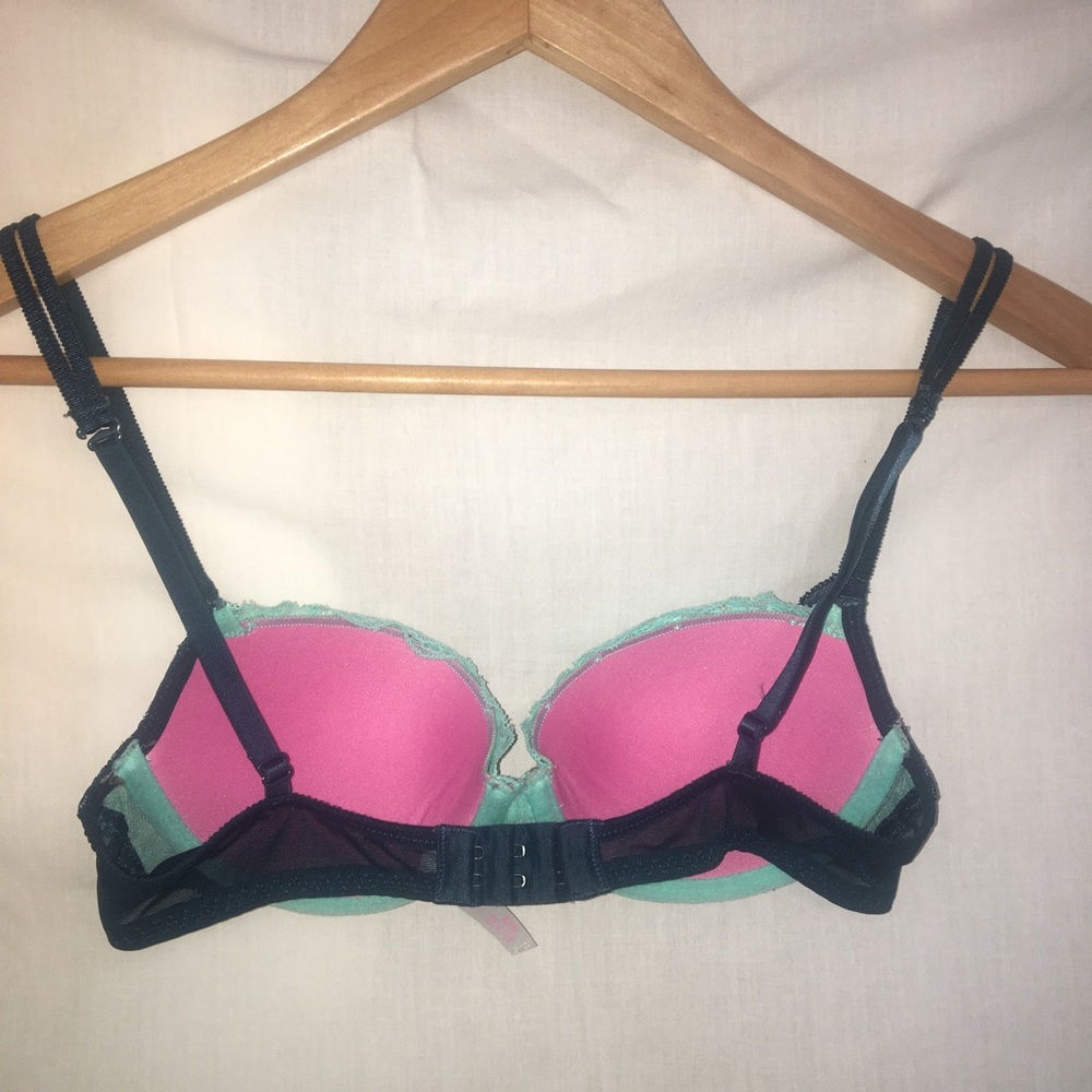 Pink bra size 32A - Picture 2 of 3